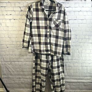 🎄 Plaid Christmas Pajamas with Long SleeveTop and Drawstring Bottoms - Sz Med